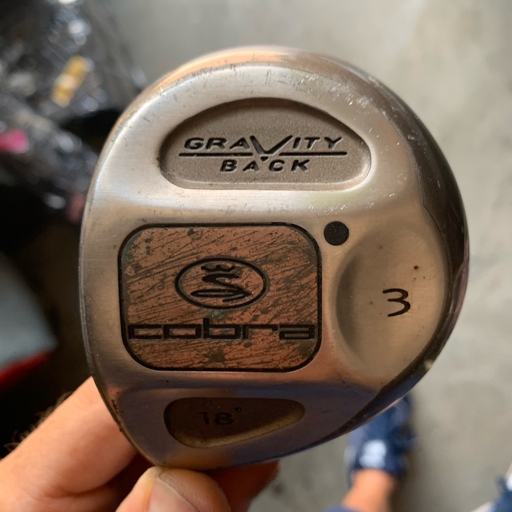 COBRA GRAVITY BACK  left hand strong 3 wood